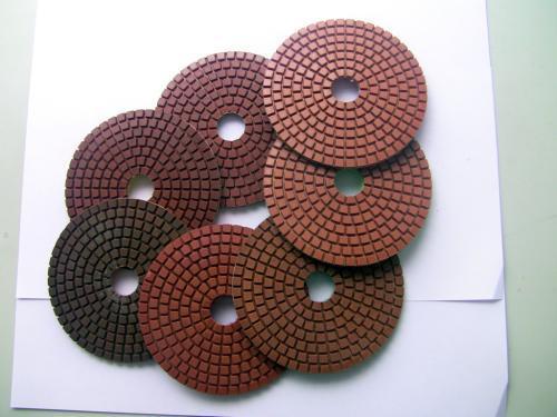 自流平地坪涂料施工時如何避免磨片消耗過快？